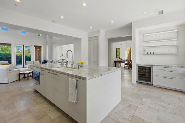 2923 Candlelight Lane, Palm Springs, CA 92264