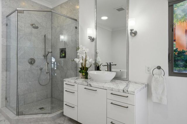 2923 Candlelight Lane, Palm Springs, CA 92264