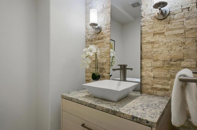 2923 Candlelight Lane, Palm Springs, CA 92264