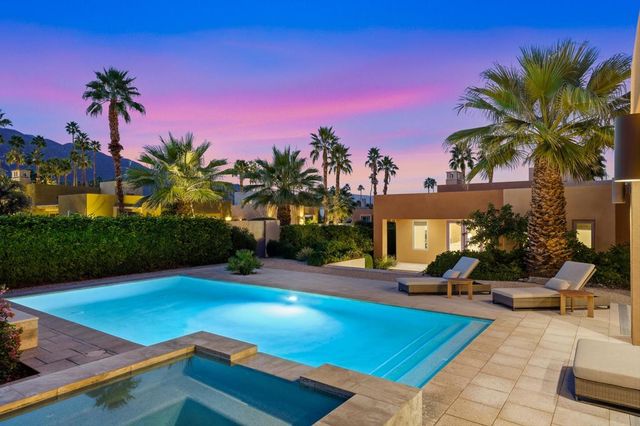 2923 Candlelight Lane, Palm Springs, CA 92264