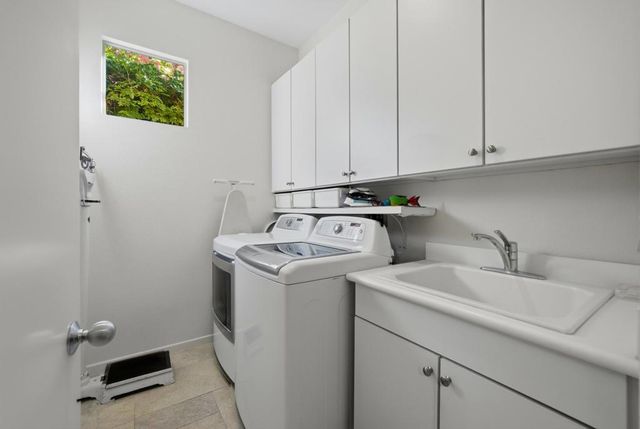 2923 Candlelight Lane, Palm Springs, CA 92264