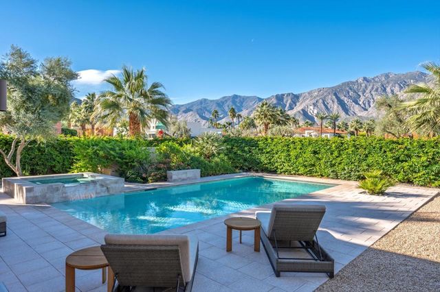 2923 Candlelight Lane, Palm Springs, CA 92264