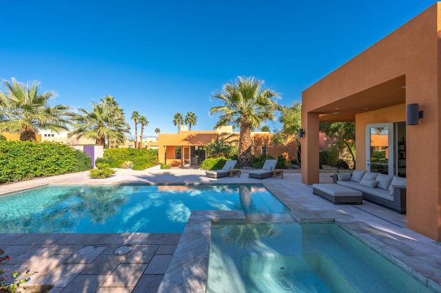 2923 Candlelight Lane, Palm Springs, CA 92264