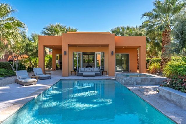 2923 Candlelight Lane, Palm Springs, CA 92264