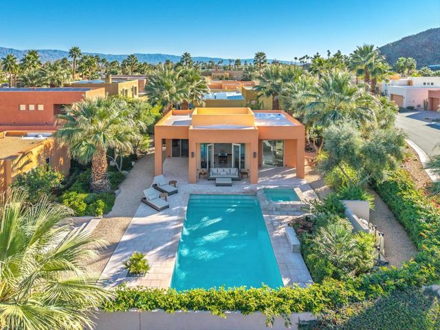 2923 Candlelight Lane, Palm Springs, CA 92264