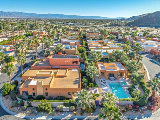 2923 Candlelight Lane, Palm Springs, CA 92264