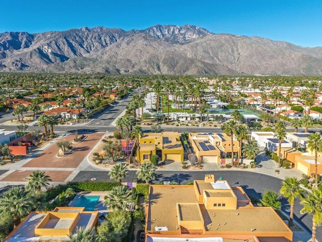 2923 Candlelight Lane, Palm Springs, CA 92264
