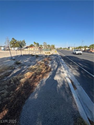 2220 East Wigwam Avenue, Las Vegas, NV 89123