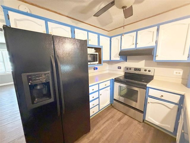 616 NE 67th Terrace, Gladstone, MO 64118