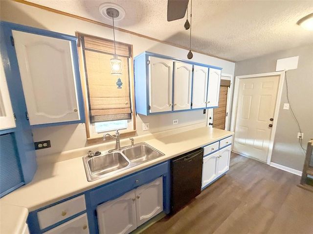 616 NE 67th Terrace, Gladstone, MO 64118