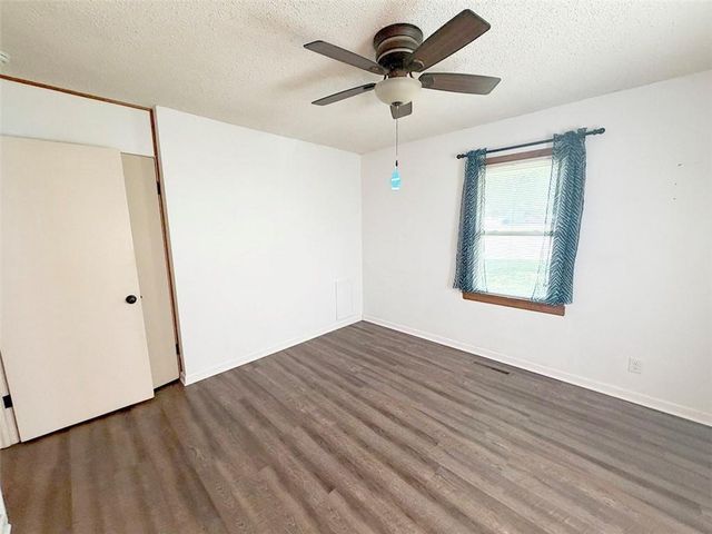616 NE 67th Terrace, Gladstone, MO 64118