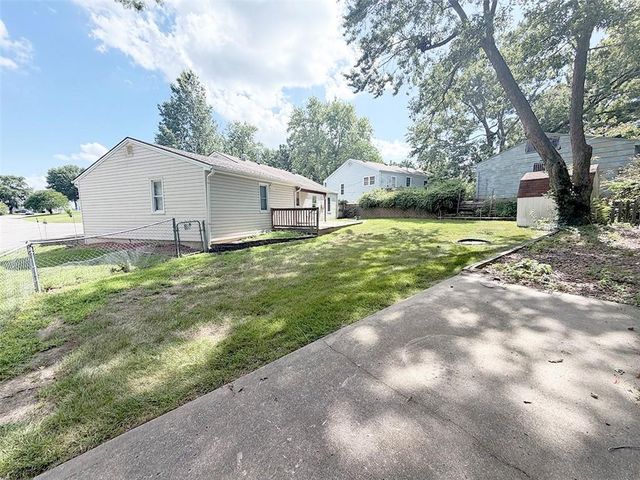 616 NE 67th Terrace, Gladstone, MO 64118