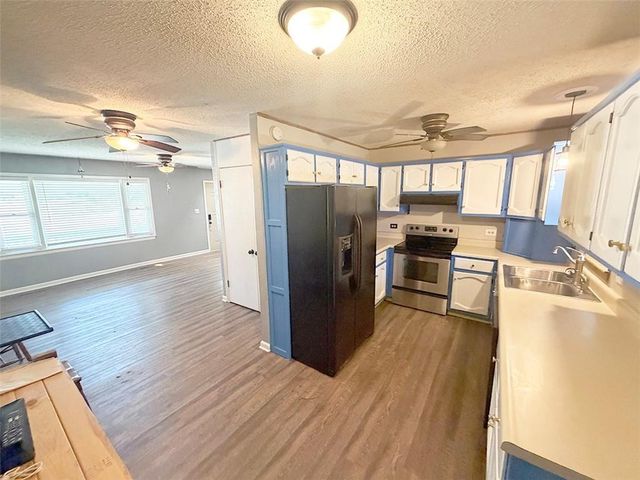 616 NE 67th Terrace, Gladstone, MO 64118