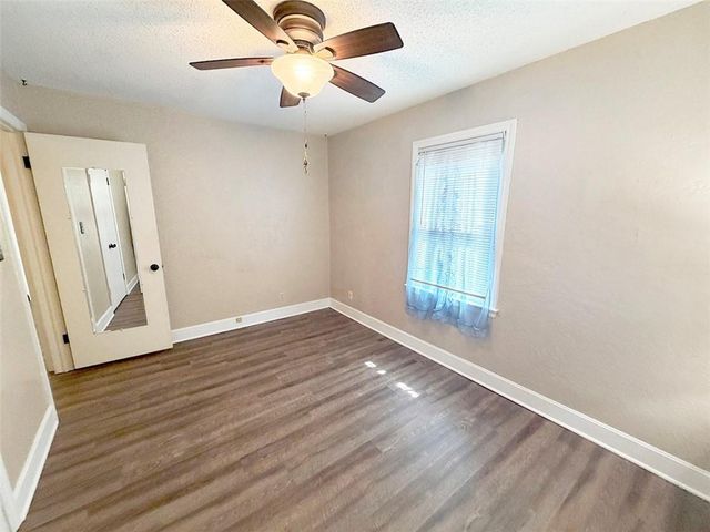 616 NE 67th Terrace, Gladstone, MO 64118
