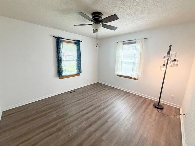 616 NE 67th Terrace, Gladstone, MO 64118