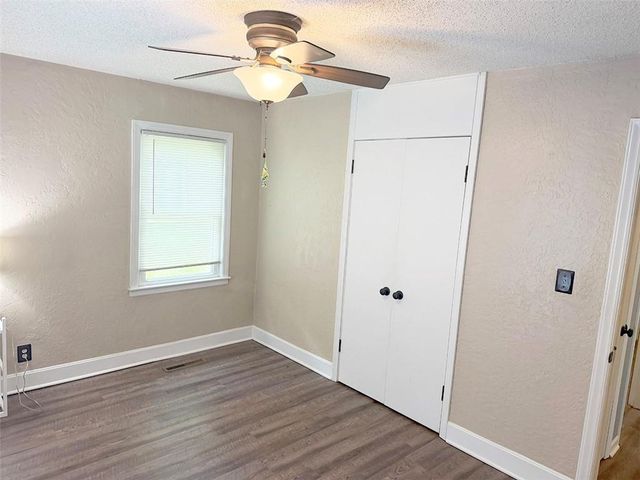 616 NE 67th Terrace, Gladstone, MO 64118