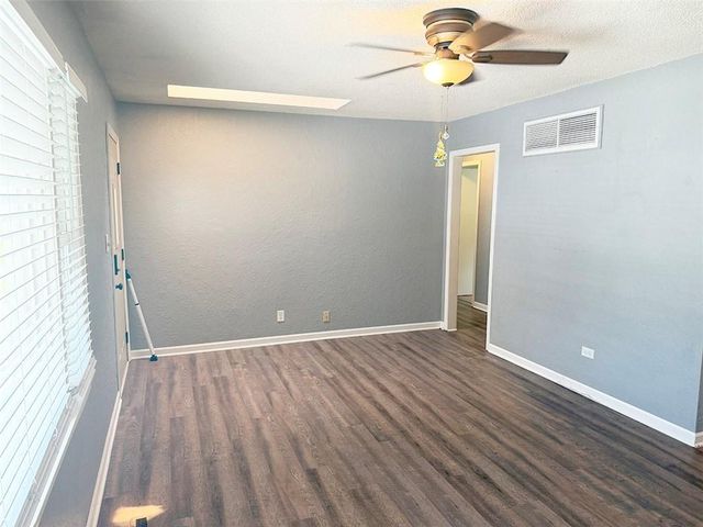 616 NE 67th Terrace, Gladstone, MO 64118