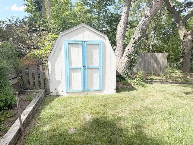 616 NE 67th Terrace, Gladstone, MO 64118