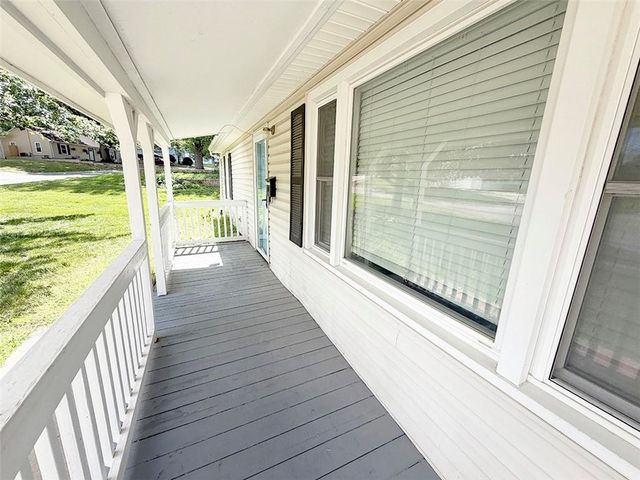 616 NE 67th Terrace, Gladstone, MO 64118