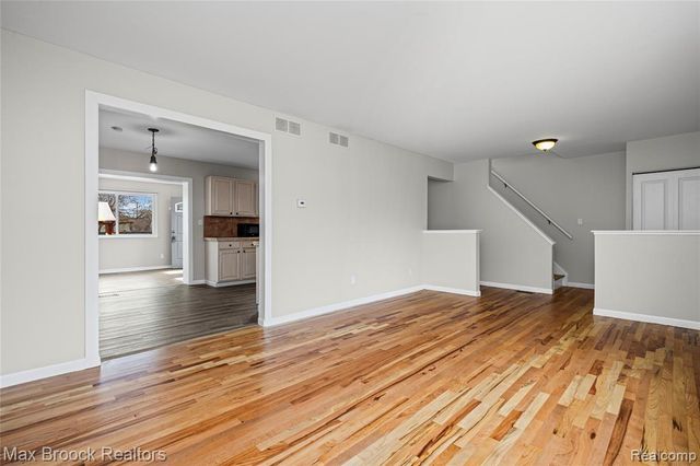 22912 Glenmoor Heights, Farmington Hills, MI 48336