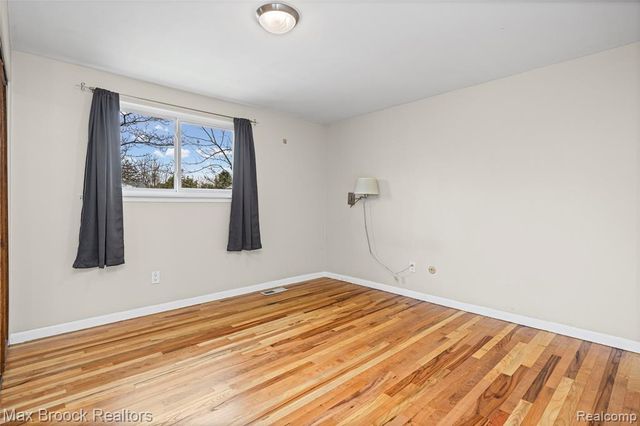 22912 Glenmoor Heights, Farmington Hills, MI 48336