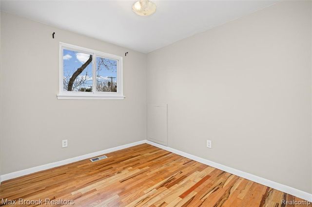22912 Glenmoor Heights, Farmington Hills, MI 48336