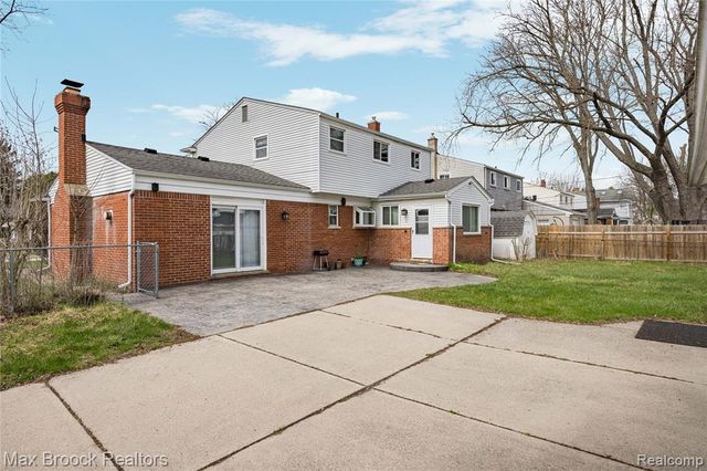 22912 Glenmoor Heights, Farmington Hills, MI 48336