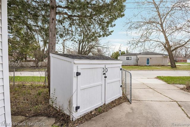22912 Glenmoor Heights, Farmington Hills, MI 48336