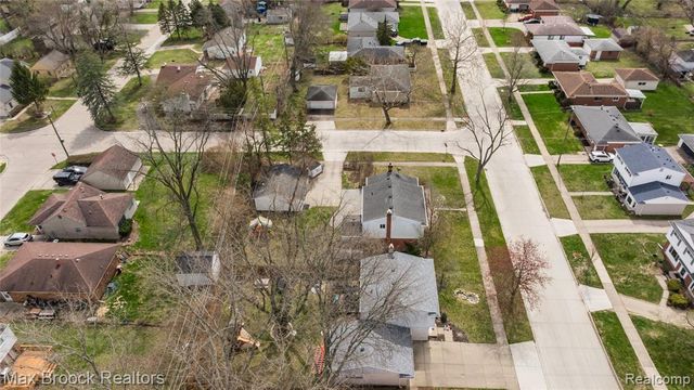 22912 Glenmoor Heights, Farmington Hills, MI 48336