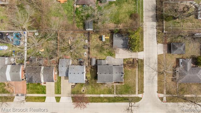 22912 Glenmoor Heights, Farmington Hills, MI 48336