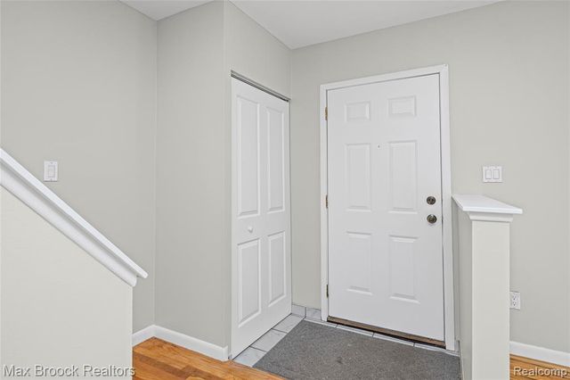 22912 Glenmoor Heights, Farmington Hills, MI 48336