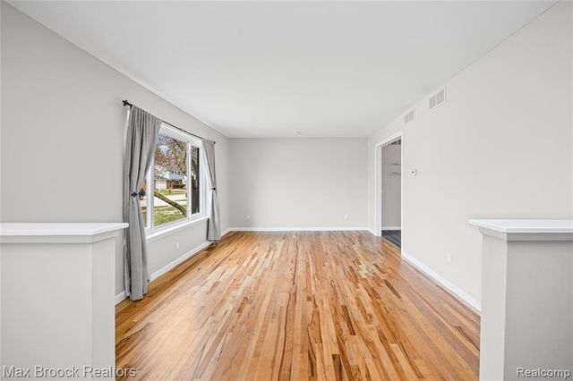 22912 Glenmoor Heights, Farmington Hills, MI 48336