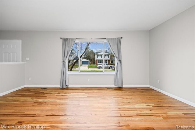 22912 Glenmoor Heights, Farmington Hills, MI 48336