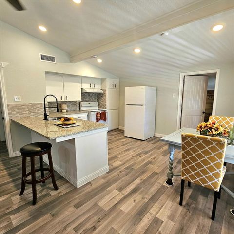 412 Oahu Loop, Tool, TX 75143