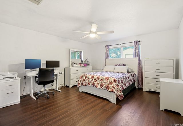 926 Saxonhill Dr, San Antonio, TX 78253