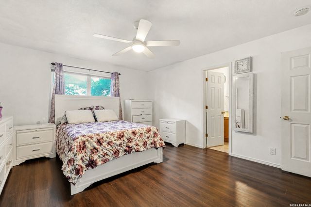 926 Saxonhill Dr, San Antonio, TX 78253