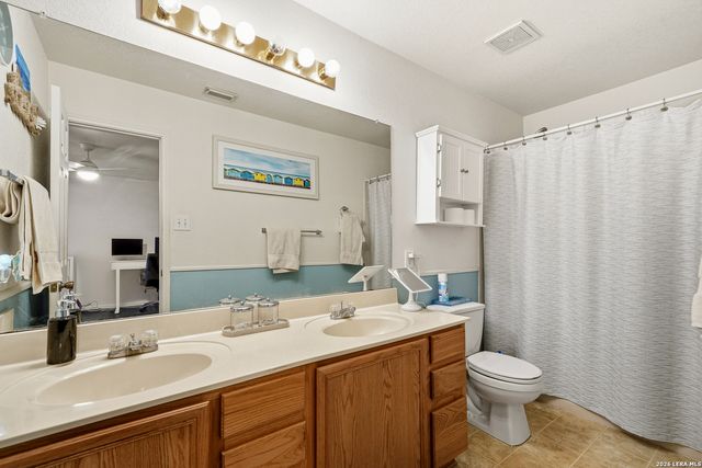 926 Saxonhill Dr, San Antonio, TX 78253