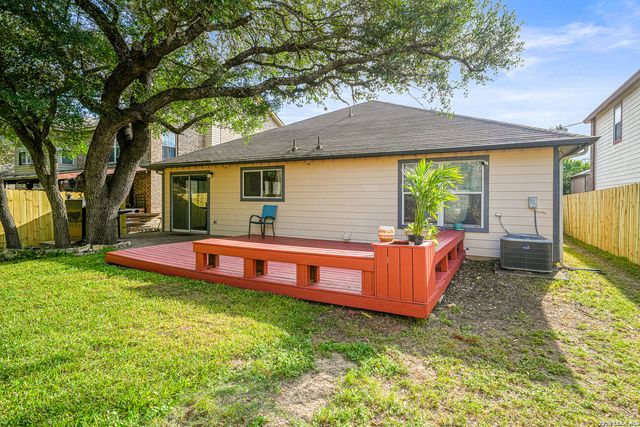 926 Saxonhill Dr, San Antonio, TX 78253