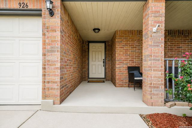926 Saxonhill Dr, San Antonio, TX 78253