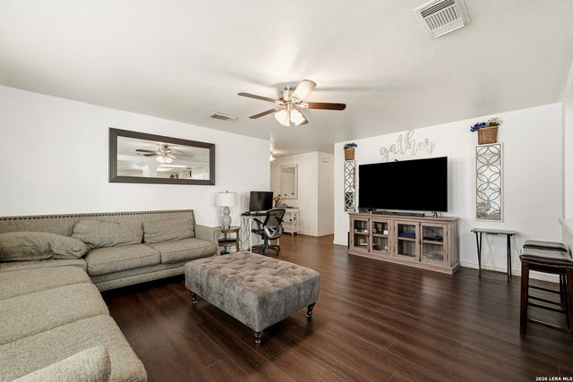 926 Saxonhill Dr, San Antonio, TX 78253