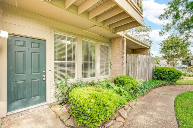 2100 Tanglewilde Street 349, Houston, TX 77063