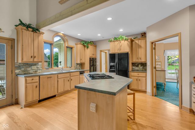 6283 Whitetail Run, Greenwood, IN 46143