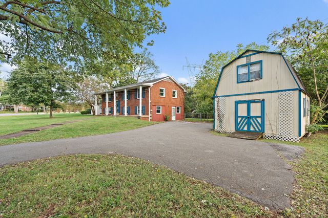 2002 Obrien Dr, Murfreesboro, TN 37130