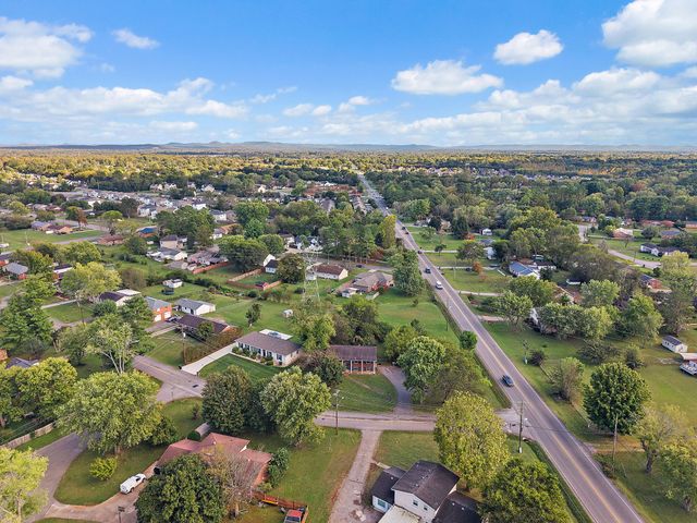 2002 Obrien Dr, Murfreesboro, TN 37130