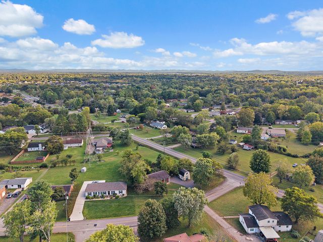 2002 Obrien Dr, Murfreesboro, TN 37130