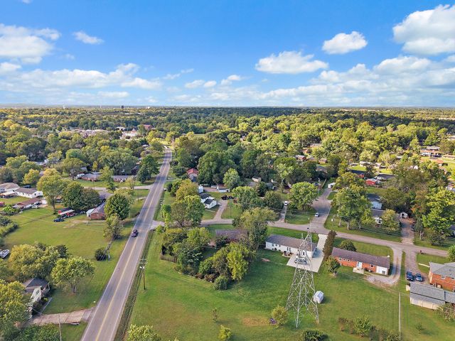 2002 Obrien Dr, Murfreesboro, TN 37130