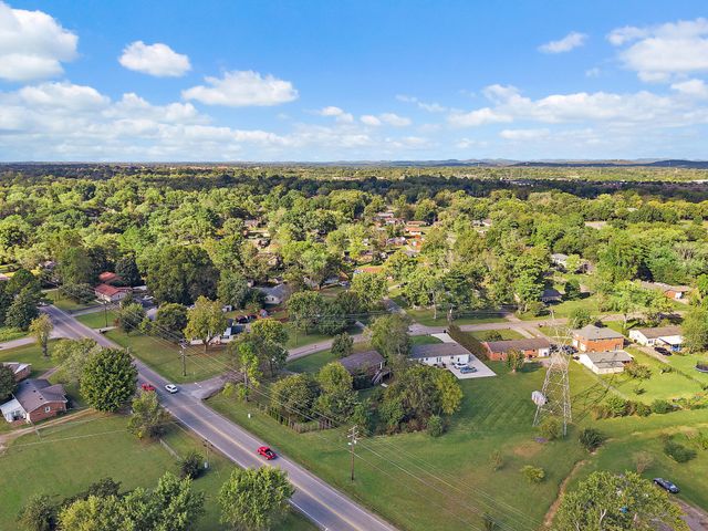 2002 Obrien Dr, Murfreesboro, TN 37130