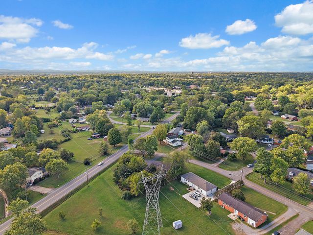 2002 Obrien Dr, Murfreesboro, TN 37130