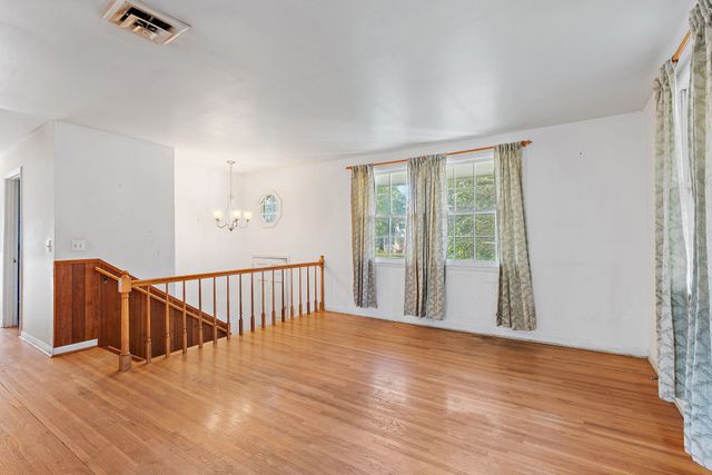 2002 Obrien Dr, Murfreesboro, TN 37130