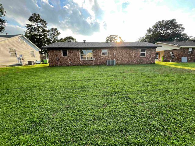 517 Pleasant Drive, Lonoke, AR 72086